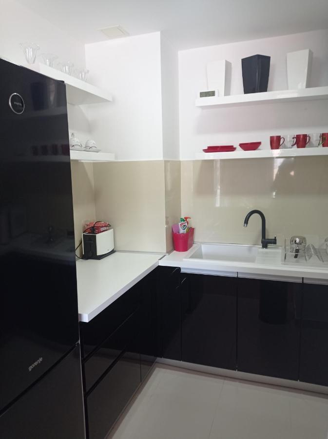 Red Lux Lägenhet Budva Exteriör bild